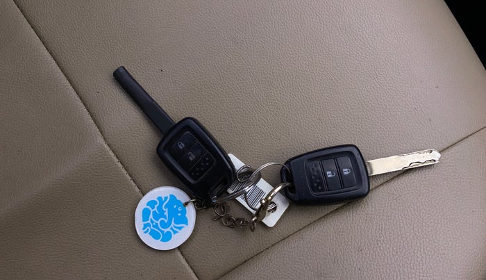 2016 Honda City 1.5L I-DTEC V, Diesel, Manual, 1,11,970 km, Key Close Up