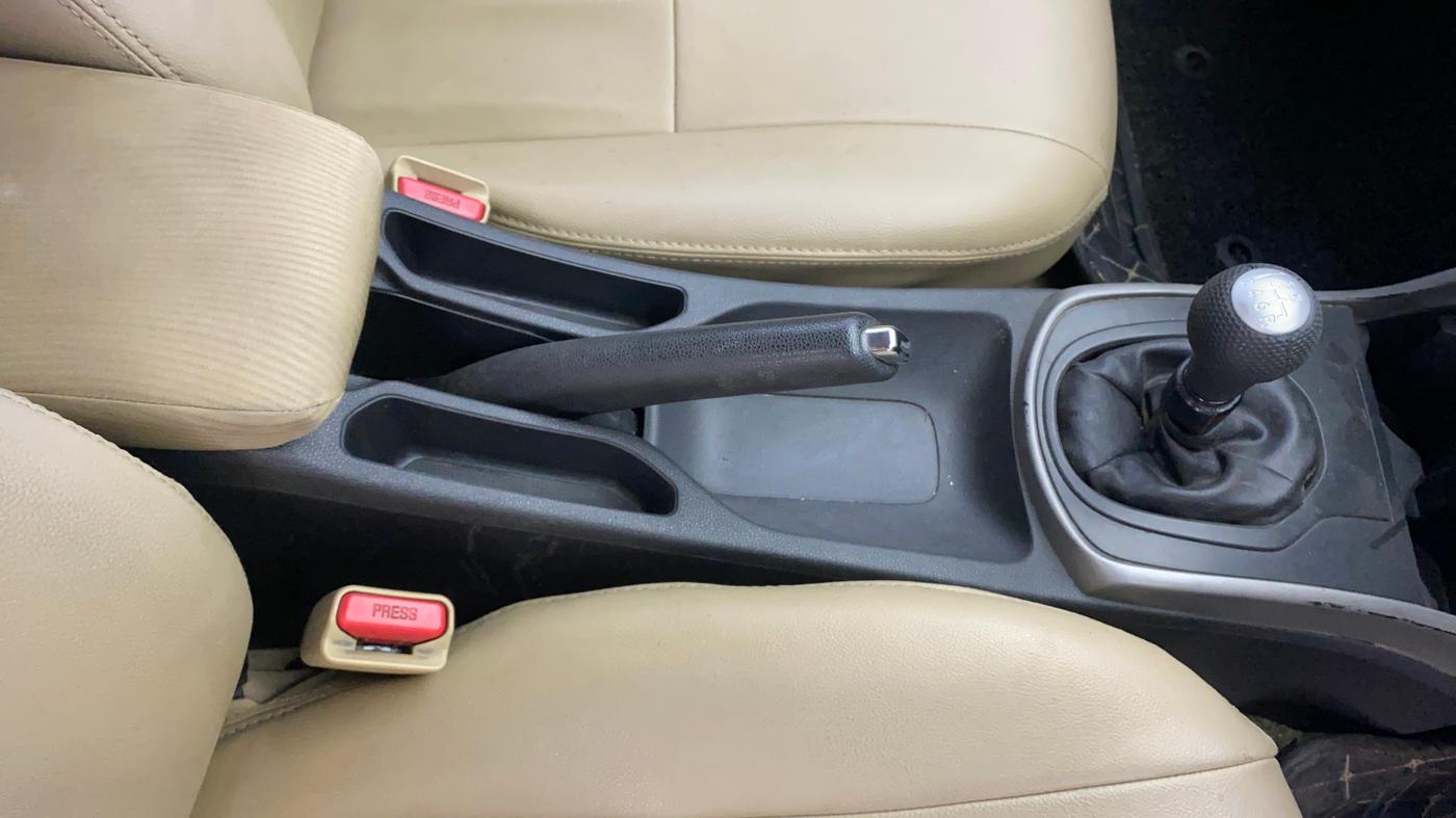 2016 Honda City 1.5L I-DTEC V, Diesel, Manual, 1,12,290 km, Gear Lever