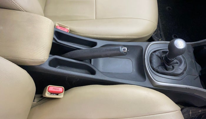 2016 Honda City 1.5L I-DTEC V, Diesel, Manual, 1,11,970 km, Gear Lever