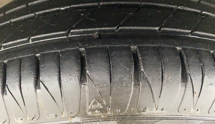 2016 Honda City 1.5L I-DTEC V, Diesel, Manual, 1,11,970 km, Left Front Tyre Tread