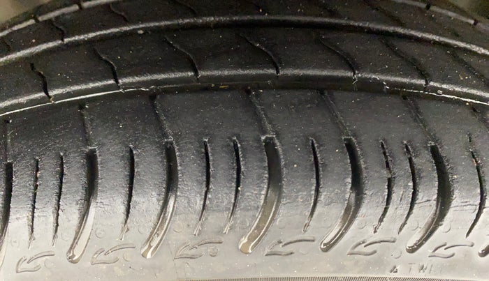 2015 Maruti Celerio VXI AMT, Petrol, Automatic, 55,880 km, Left Front Tyre Tread