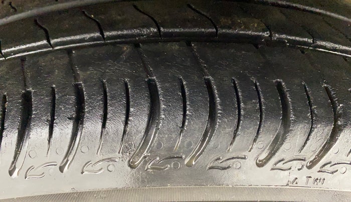 2015 Maruti Celerio VXI AMT, Petrol, Automatic, 55,880 km, Right Front Tyre Tread