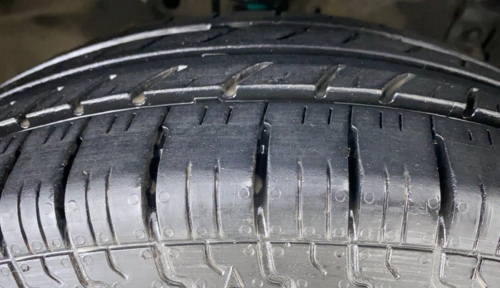 2012 Maruti Swift Dzire VXI, Petrol, Manual, 61,653 km, Right Front Tyre Tread