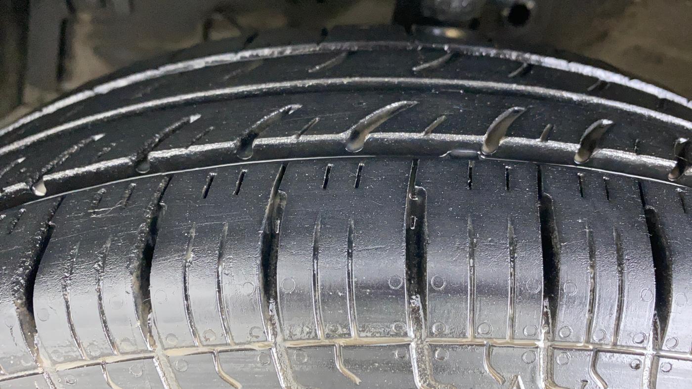 2012 Maruti Swift Dzire VXI, Petrol, Manual, 61,653 km, Left Front Tyre Tread