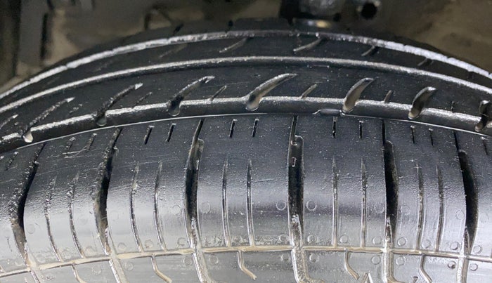2012 Maruti Swift Dzire VXI, Petrol, Manual, 61,653 km, Left Front Tyre Tread