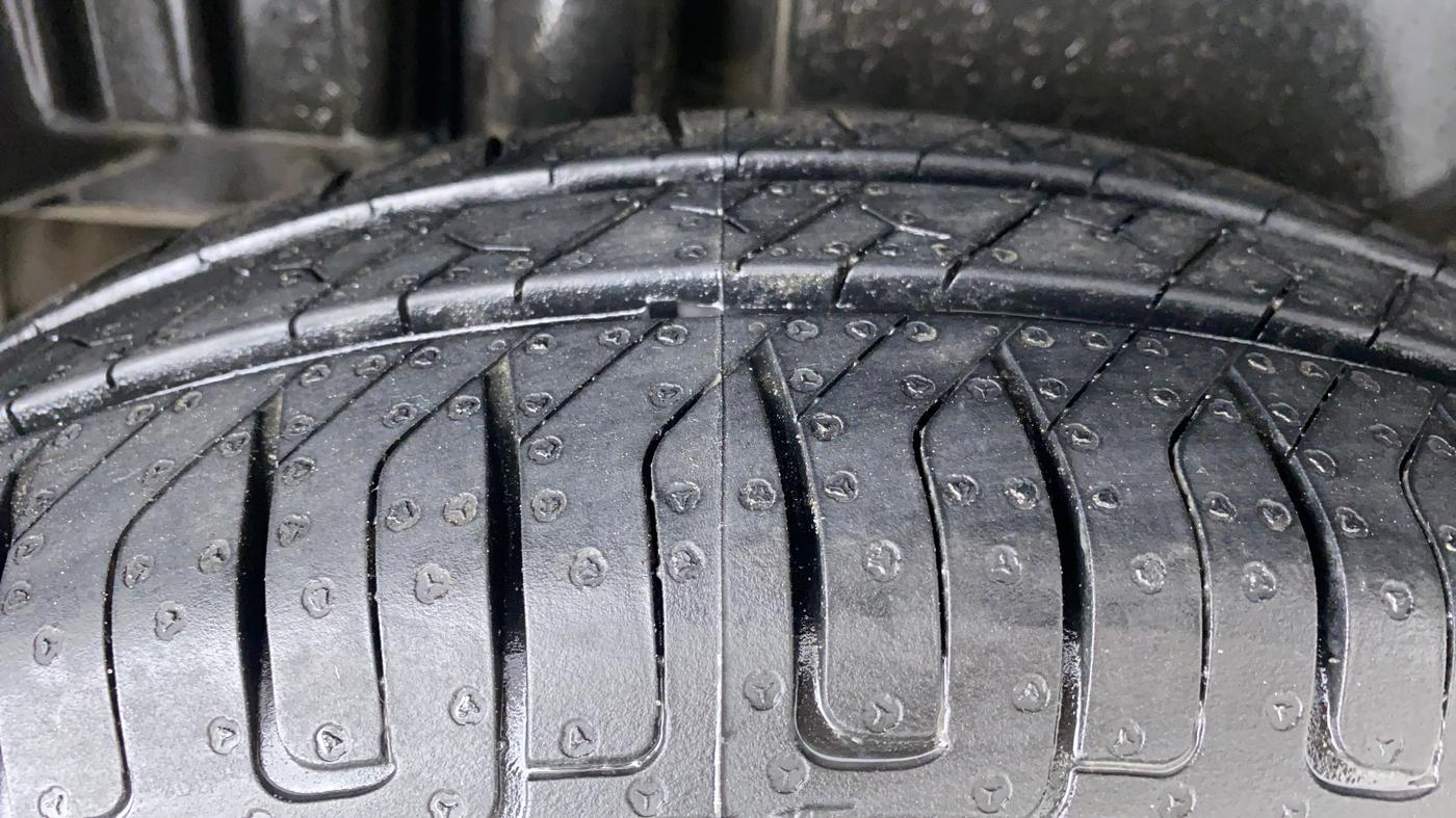 2012 Maruti Swift Dzire VXI, Petrol, Manual, 61,653 km, Right Rear Tyre Tread