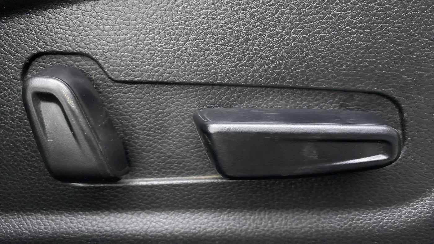 2019 KIA SELTOS GTX + AT PETROL, Petrol, Automatic, 51,747 km, Driver Side Adjustment Panel