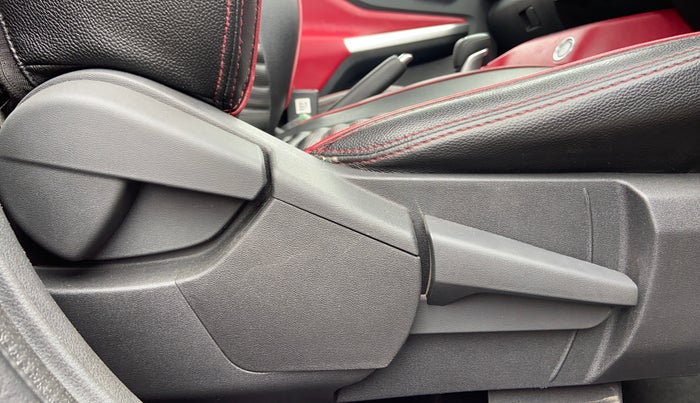2022 Nissan MAGNITE XV TURBO CVT, Petrol, Automatic, 27,719 km, Driver Side Adjustment Panel