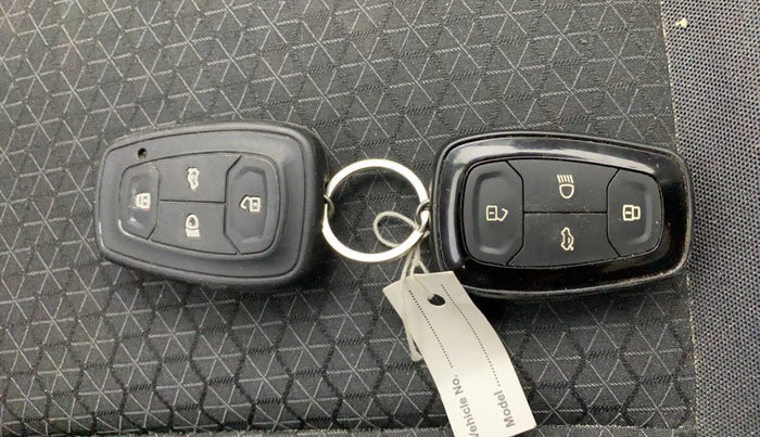 2021 Tata ALTROZ XT PETROL, Petrol, Manual, 52,639 km, Key Close Up