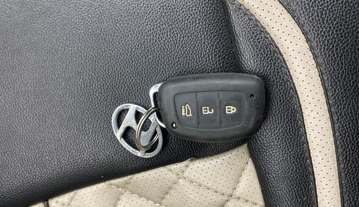 2015 Hyundai Creta SX PLUS 1.6 PETROL, Petrol, Manual, 88,888 km, Key Close Up