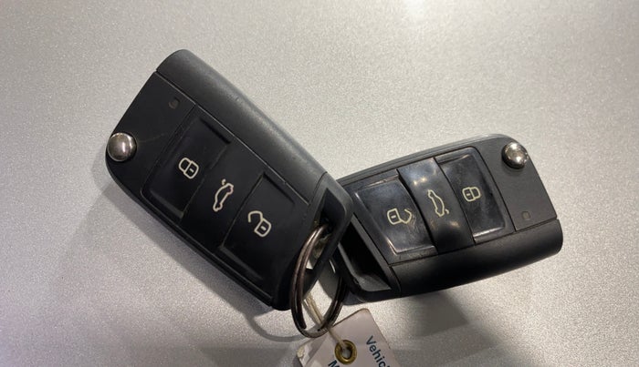 2021 Skoda KUSHAQ AMBITION 1.0L TSI MT, Petrol, Manual, 54,738 km, Key Close Up