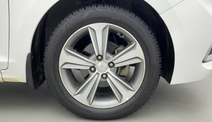 2018 Hyundai Verna 1.6 CRDI SX + AT, Diesel, Automatic, 97,553 km, Right Front Wheel