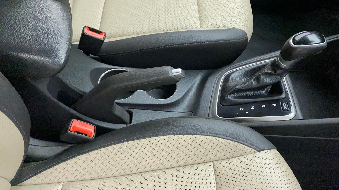 2018 Hyundai Verna 1.6 CRDI SX + AT, Diesel, Automatic, 97,553 km, Gear Lever