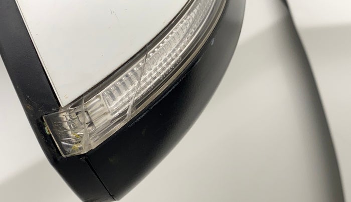 2018 Hyundai Verna 1.6 CRDI SX + AT, Diesel, Automatic, 97,553 km, Right rear-view mirror - Indicator light has minor damage
