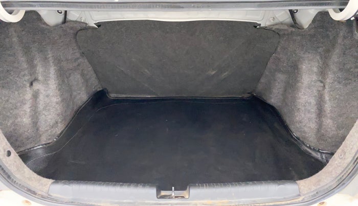 2015 Honda Amaze 1.2L I-VTEC VX, Petrol, Manual, 98,265 km, Boot Inside