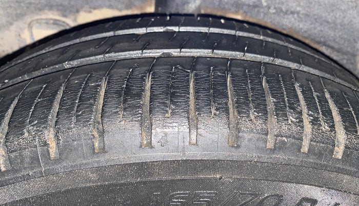 2014 Hyundai Grand i10 SPORTZ 1.2 KAPPA VTVT, Petrol, Manual, 98,870 km, Right Rear Tyre Tread