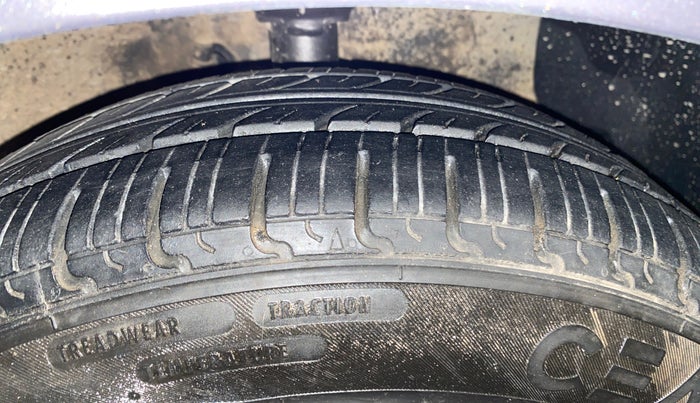 2014 Hyundai Grand i10 SPORTZ 1.2 KAPPA VTVT, Petrol, Manual, 98,870 km, Right Front Tyre Tread