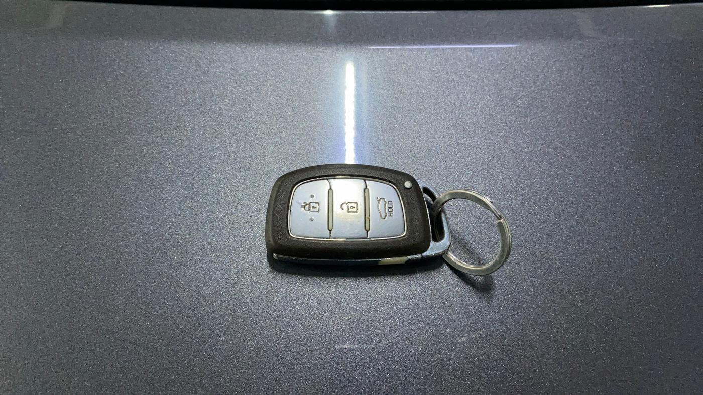 2014 Hyundai Grand i10 SPORTZ 1.2 KAPPA VTVT, Petrol, Manual, 98,870 km, Key Close Up