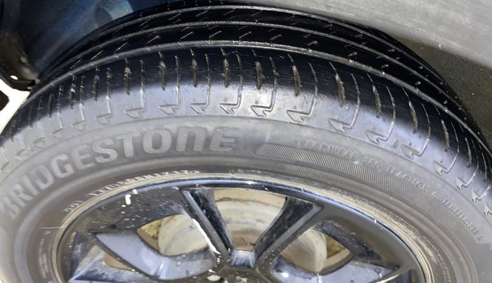 2017 Maruti IGNIS ZETA 1.2 AMT, Petrol, Automatic, 39,407 km, Right Rear Tyre Tread