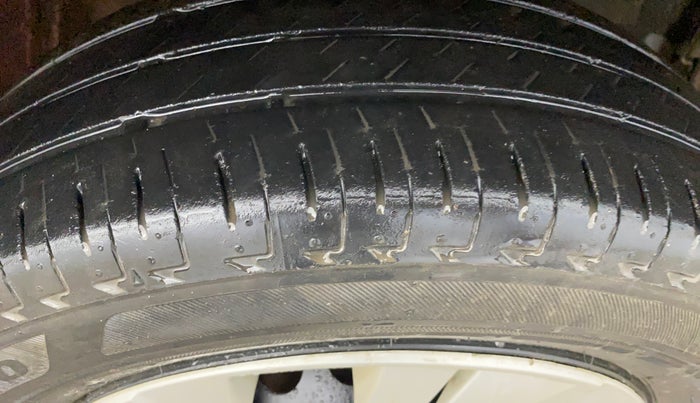 2018 Honda Amaze 1.2L I-VTEC S, Petrol, Manual, 33,203 km, Right Front Tyre Tread