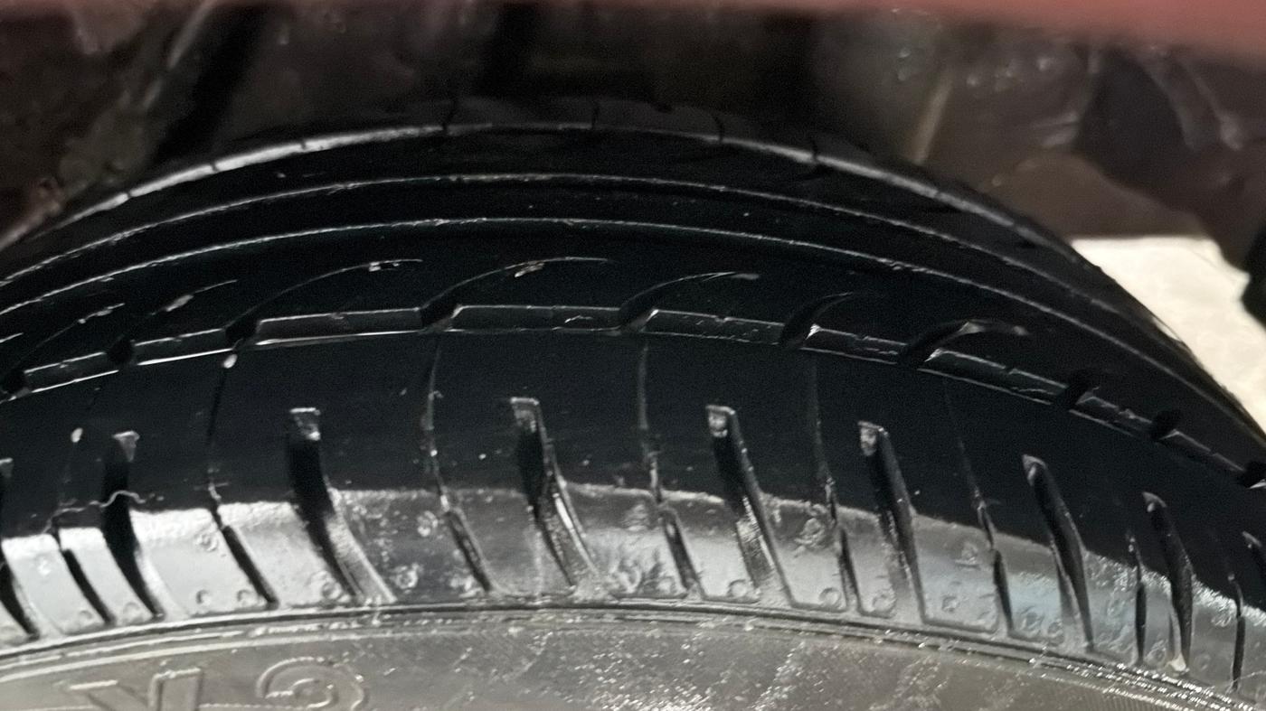 2014 Honda Amaze 1.2L I-VTEC E, Petrol, Manual, 72,027 km, Left Rear Tyre Tread