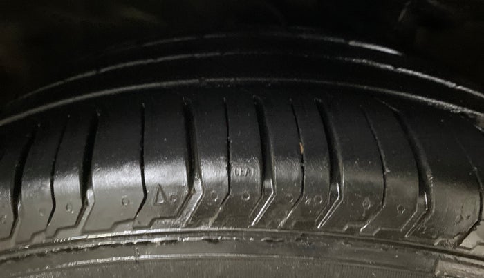 2020 Hyundai Elite i20 SPORTZ PLUS 1.2, CNG, Manual, 66,858 km, Right Front Tyre Tread