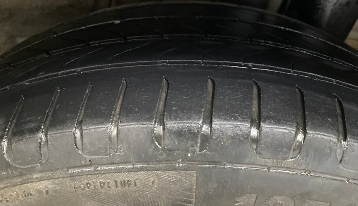 2020 Hyundai Elite i20 SPORTZ PLUS 1.2, CNG, Manual, 66,858 km, Left Rear Tyre Tread