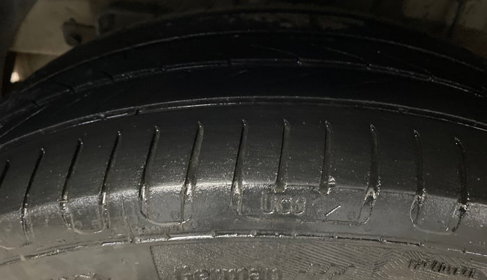 2020 Hyundai Elite i20 SPORTZ PLUS 1.2, CNG, Manual, 66,858 km, Right Rear Tyre Tread