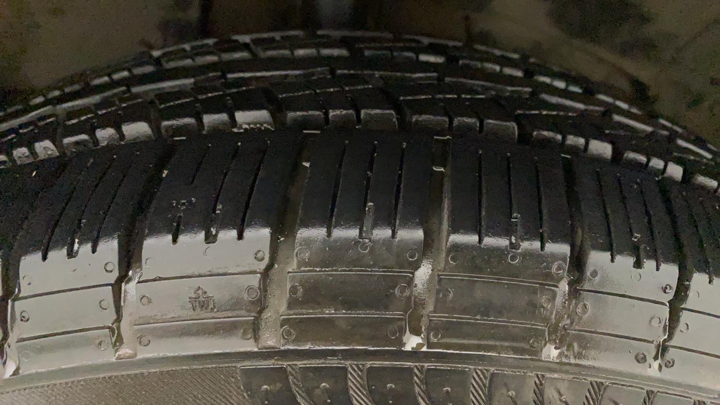 2014 Renault Duster RXE PETROL, Petrol, Manual, 41,690 km, Left Rear Tyre Tread