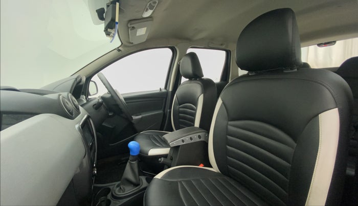 2014 Renault Duster RXE PETROL, Petrol, Manual, 41,690 km, Right Side Front Door Cabin