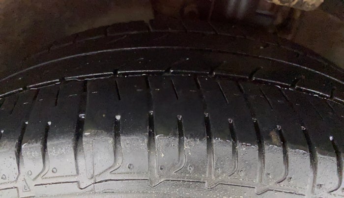 2020 Skoda Rapid STYLE TSI, Petrol, Manual, 1,14,171 km, Left Front Tyre Tread