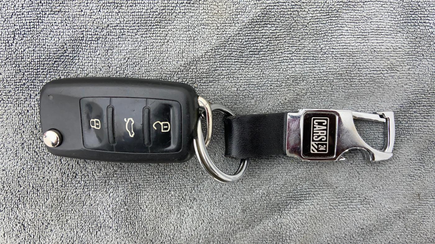 2020 Skoda Rapid STYLE TSI, Petrol, Manual, 1,14,171 km, Key Close Up
