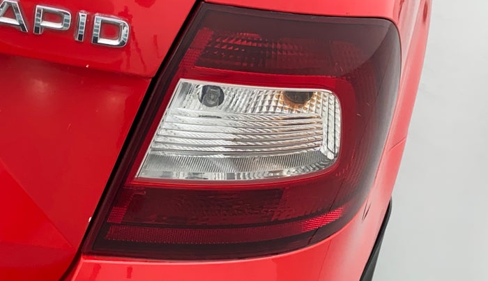 2020 Skoda Rapid STYLE TSI, Petrol, Manual, 1,14,171 km, Right tail light - Minor scratches