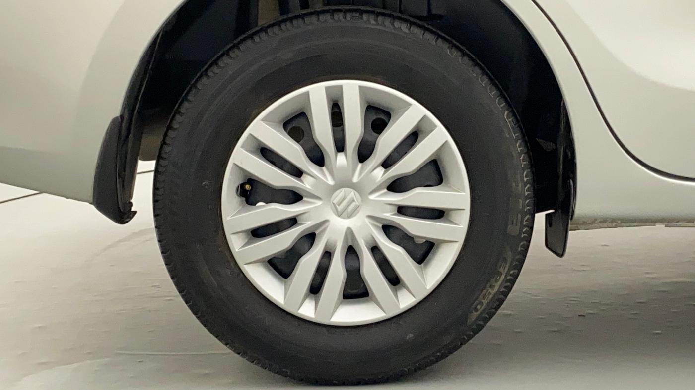 2018 Maruti Dzire VDI, Diesel, Manual, 26,836 km, Right Rear Wheel