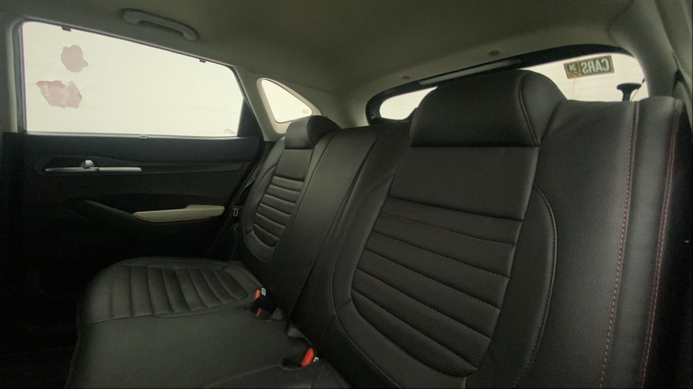 2021 KIA SELTOS HTK PLUS 1.5 IMT, Petrol, Manual, 15,590 km, Right Side Rear Door Cabin