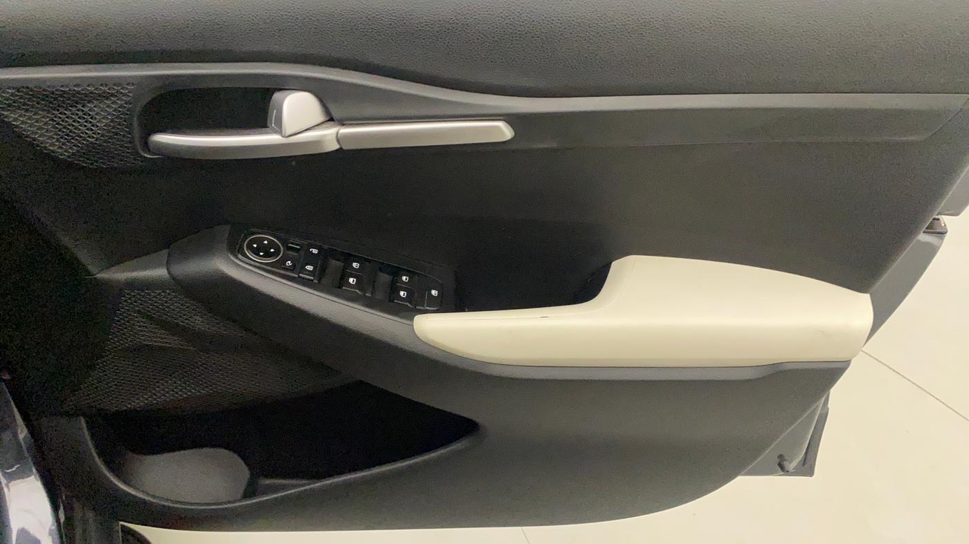 2021 KIA SELTOS HTK PLUS 1.5 IMT, Petrol, Manual, 15,590 km, Driver Side Door Panels Control
