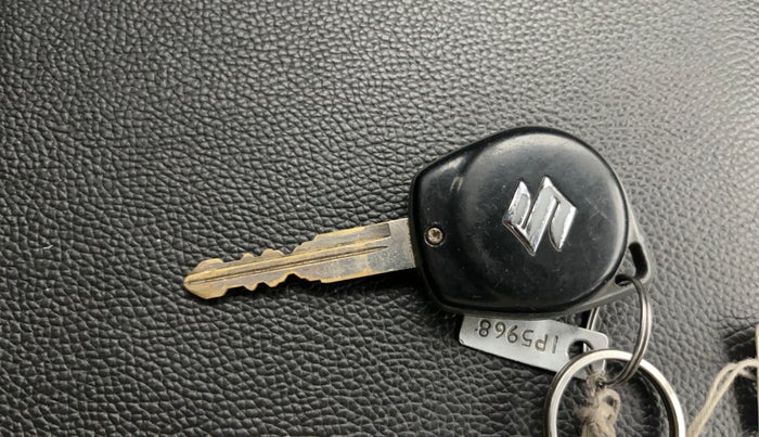 2017 Maruti Swift LXI (O), Petrol, Manual, 62,149 km, Key Close Up