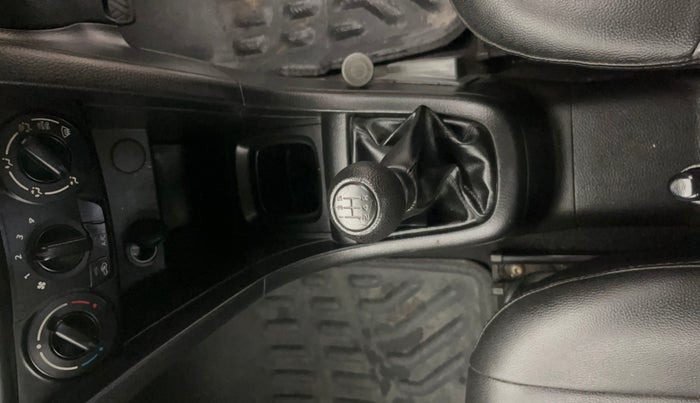 2017 Maruti Swift LXI (O), Petrol, Manual, 62,149 km, Gear Lever