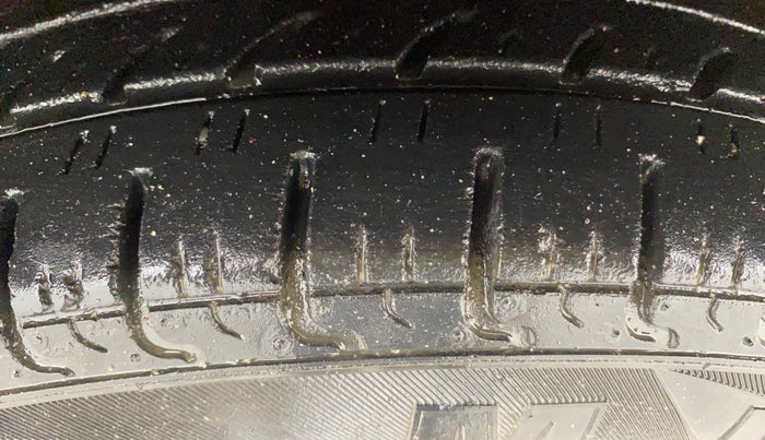 2017 Datsun Redi Go T, Petrol, Manual, 38,037 km, Left Front Tyre Tread