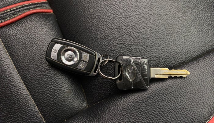 2017 Datsun Redi Go T, Petrol, Manual, 38,037 km, Key Close Up