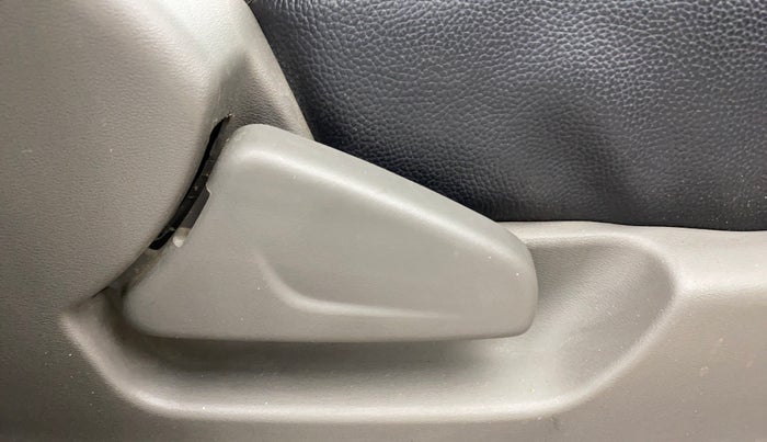 2017 Datsun Redi Go T, Petrol, Manual, 38,037 km, Driver Side Adjustment Panel