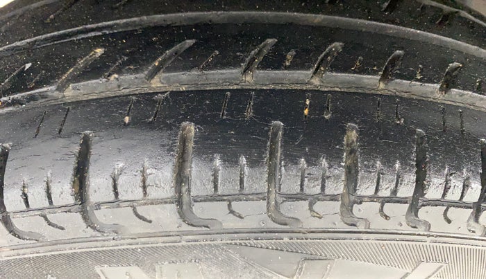 2017 Datsun Redi Go T, Petrol, Manual, 38,037 km, Right Rear Tyre Tread