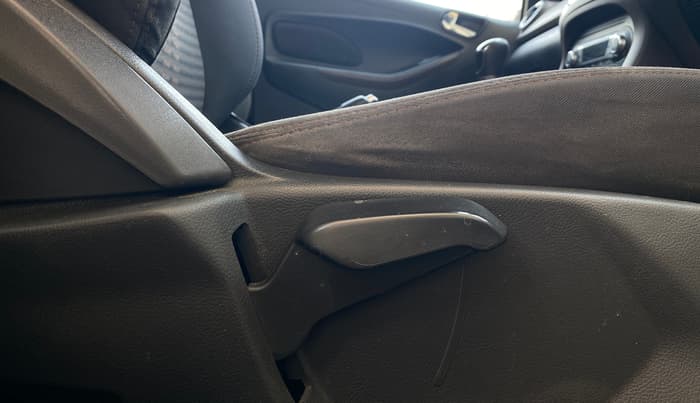 2018 Ford FREESTYLE TITANIUM PLUS 1.2 PETROL, Petrol, Manual, 1,36,610 km, Driver Side Adjustment Panel