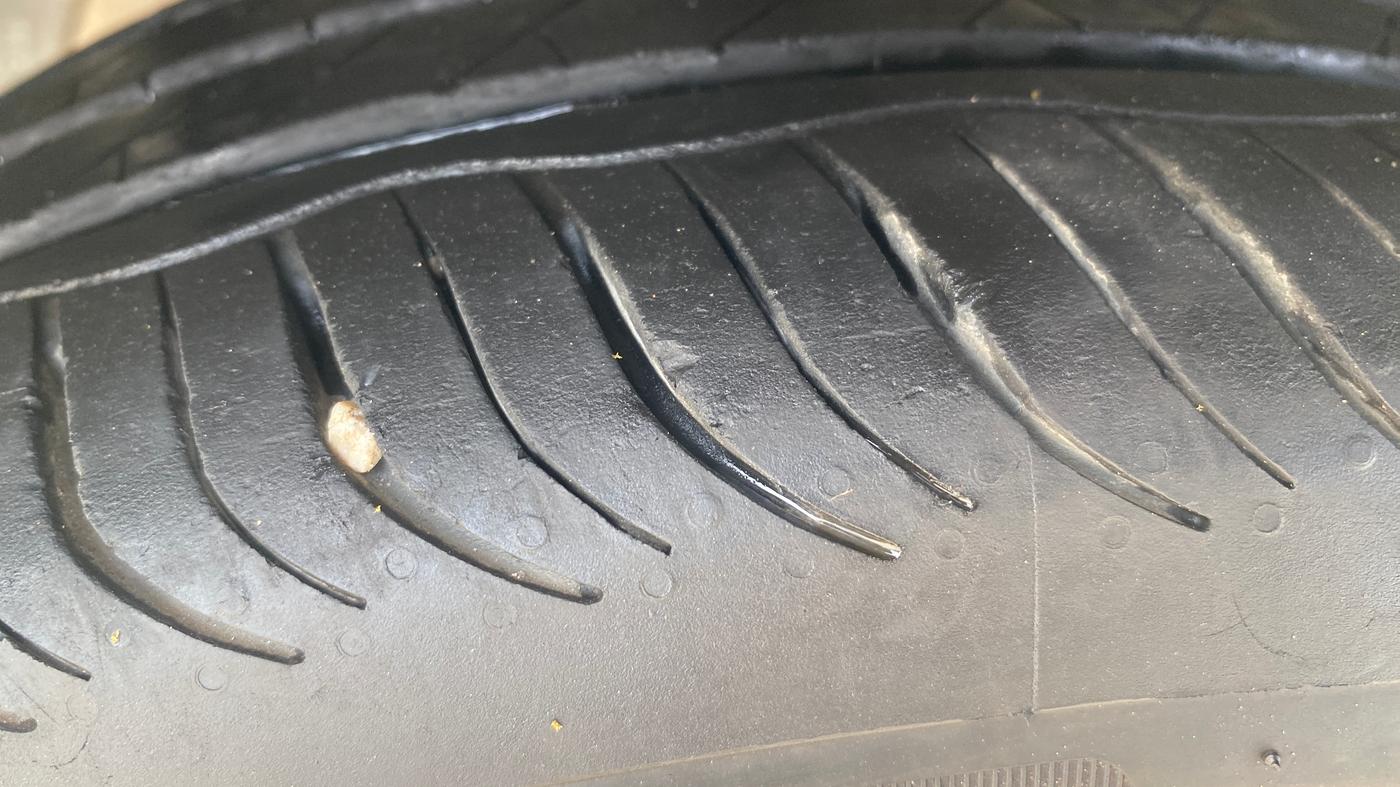 2018 Ford FREESTYLE TITANIUM PLUS 1.2 PETROL, Petrol, Manual, 1,36,610 km, Left Front Tyre Tread