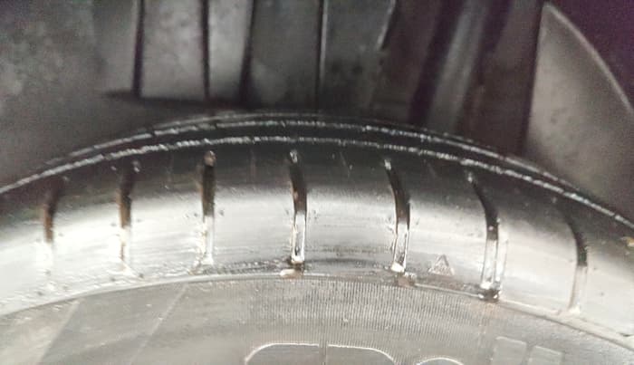 2022 Maruti Dzire ZXI CNG, CNG, Manual, 45,721 km, Left Rear Tyre Tread