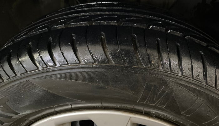 2018 Hyundai Elite i20 MAGNA EXECUTIVE 1.2, Petrol, Manual, 52,887 km, Right Front Tyre Tread