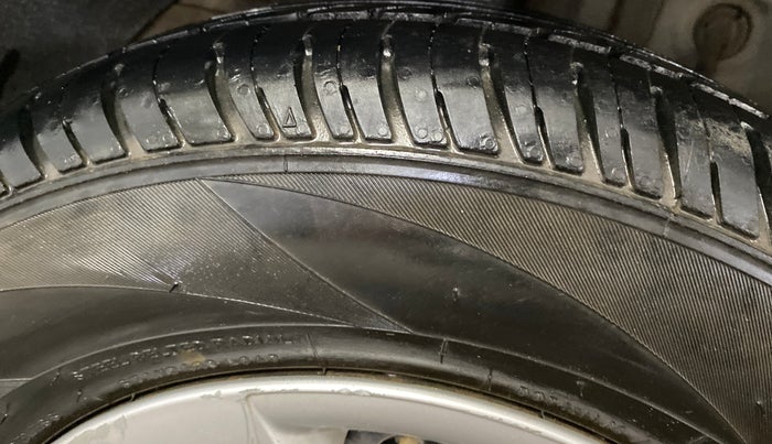 2018 Hyundai Elite i20 MAGNA EXECUTIVE 1.2, Petrol, Manual, 52,887 km, Right Rear Tyre Tread