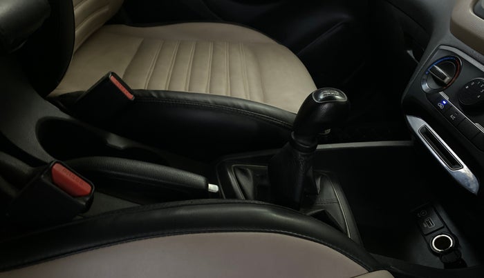 2018 Hyundai Elite i20 MAGNA EXECUTIVE 1.2, Petrol, Manual, 52,887 km, Gear Lever