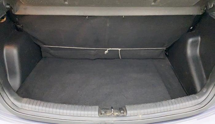 2014 Hyundai Grand i10 SPORTZ 1.2 KAPPA VTVT, Petrol, Manual, 80,039 km, Boot Inside