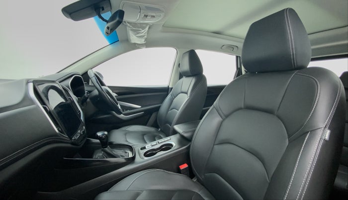 2019 MG HECTOR SHARP DCT PETROL, Petrol, Automatic, 18,945 km, Right Side Front Door Cabin